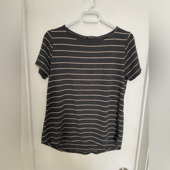 Daisee Button Back Detail
Knit Tee - Picture 7 of 7